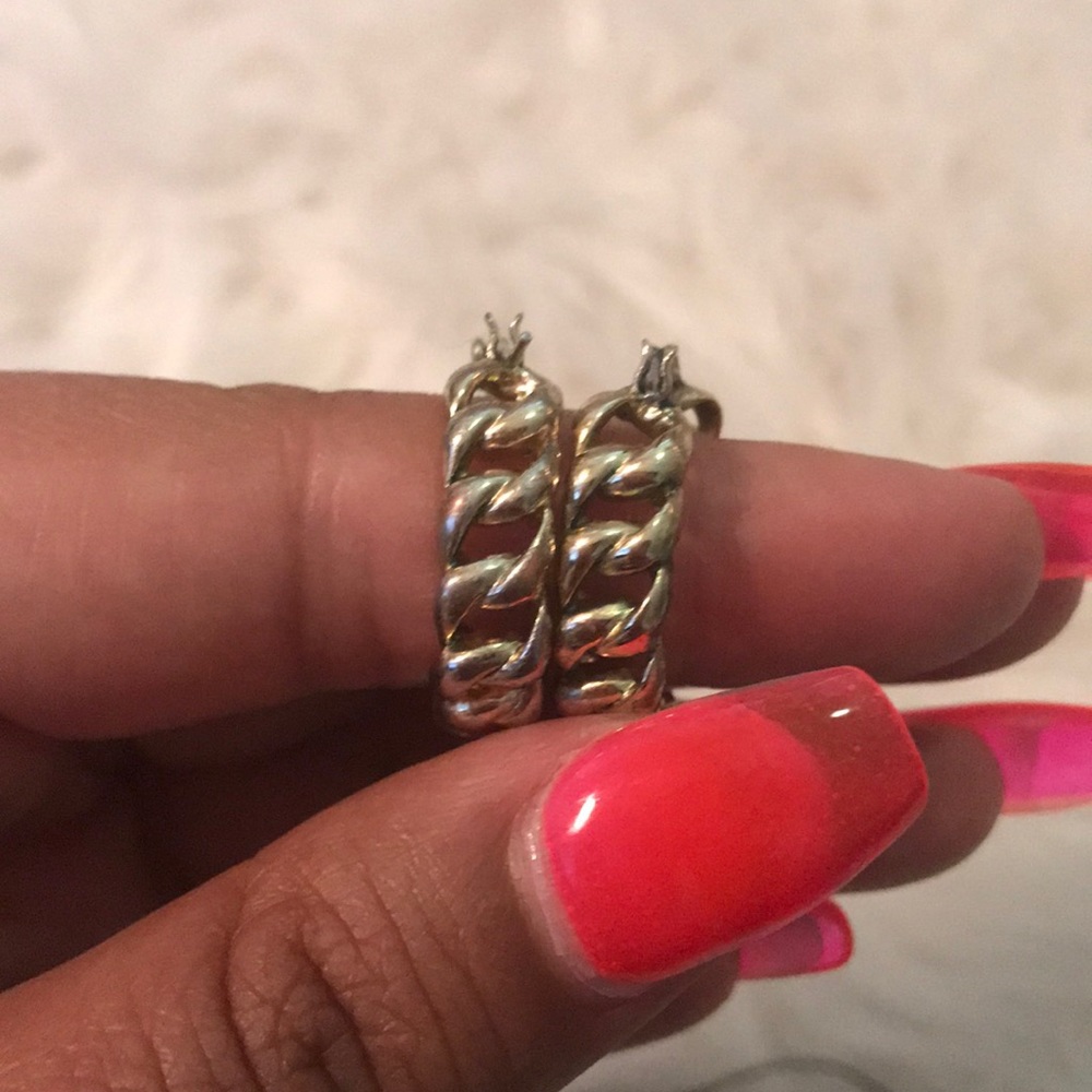 Costume gold chain linked earrings.